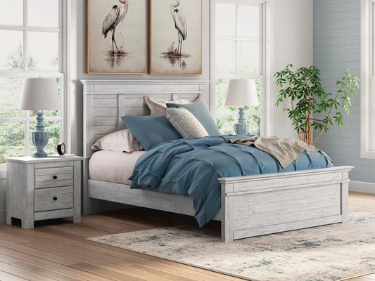 Makidern Queen Panel Bed
