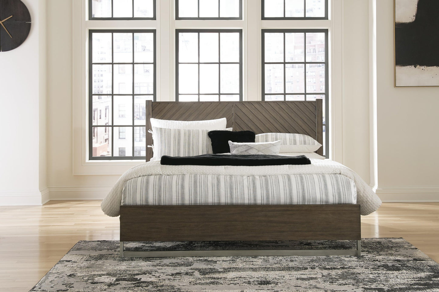 Arkenton King Panel Bed